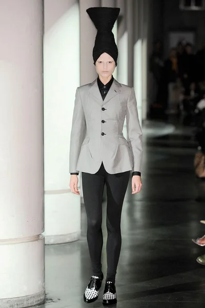 Look 25